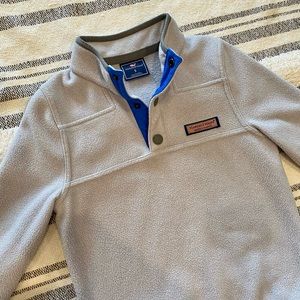 Boy’s size 5 Vineyard Vines sweater. Great condition!